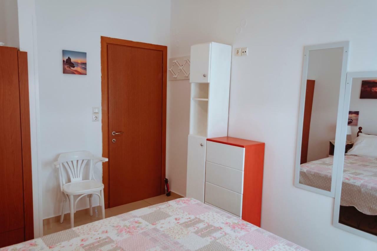 Sun Βy Τhe Sea 100M From The Beach Appartement Agia Pelagia  Buitenkant foto